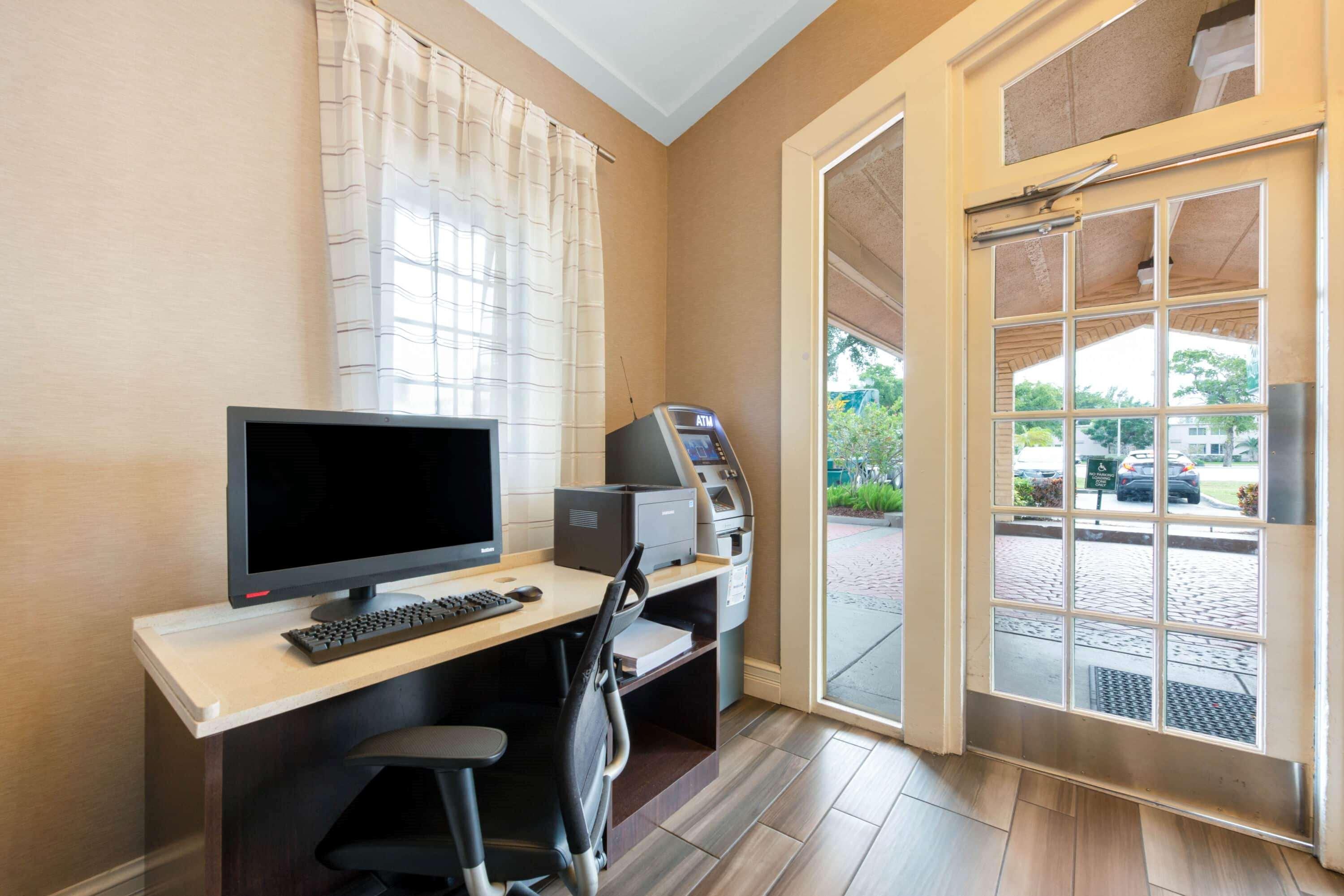 La Quinta Inn By Wyndham Miami Airport North Miami Springs Dış mekan fotoğraf