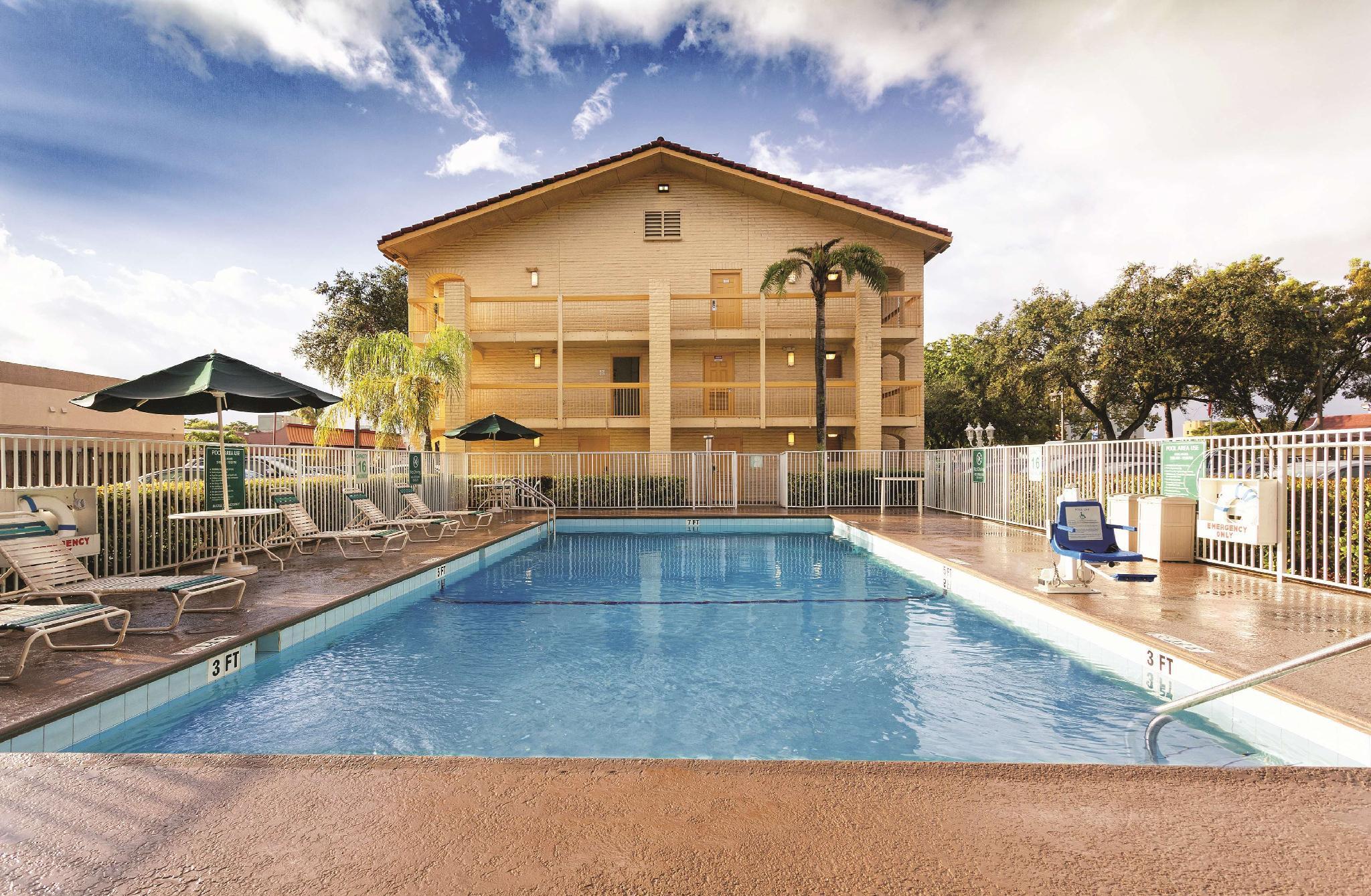 La Quinta Inn By Wyndham Miami Airport North Miami Springs Dış mekan fotoğraf