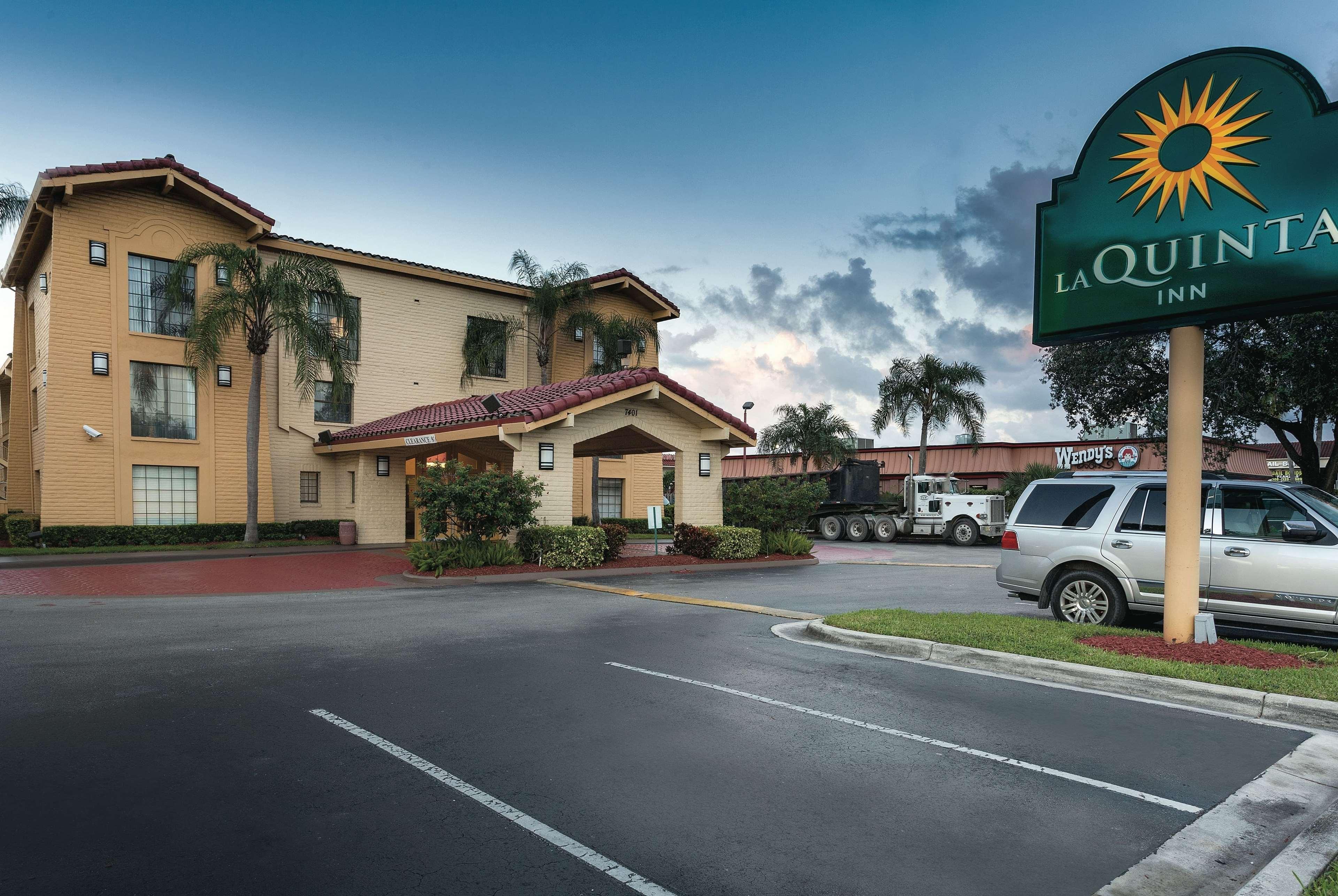 La Quinta Inn By Wyndham Miami Airport North Miami Springs Dış mekan fotoğraf