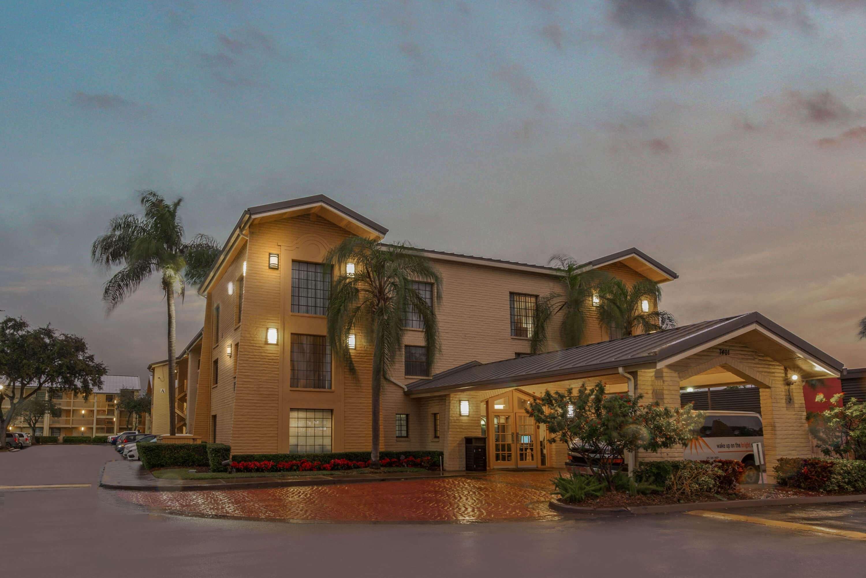 La Quinta Inn By Wyndham Miami Airport North Miami Springs Dış mekan fotoğraf