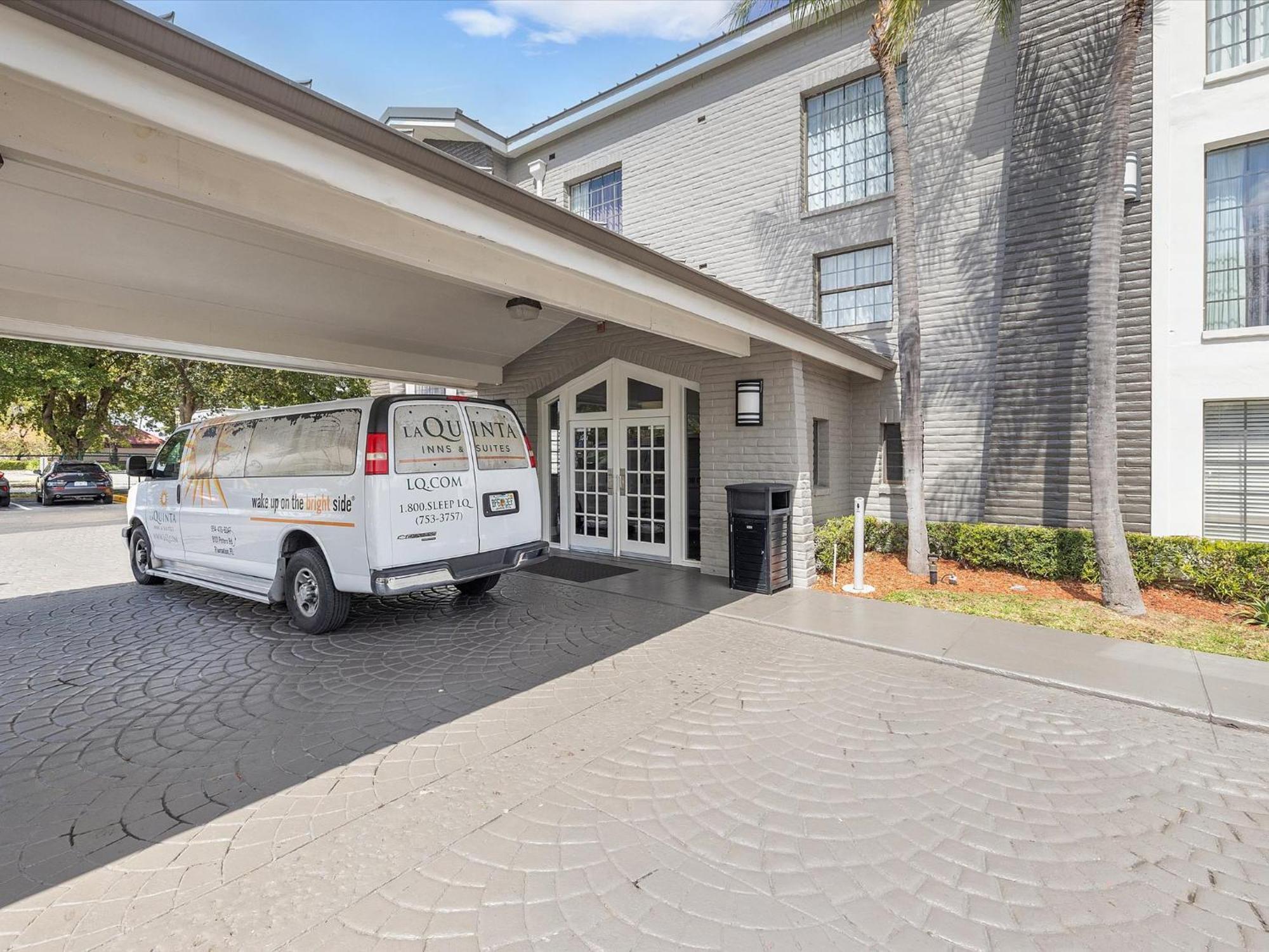 La Quinta Inn By Wyndham Miami Airport North Miami Springs Dış mekan fotoğraf