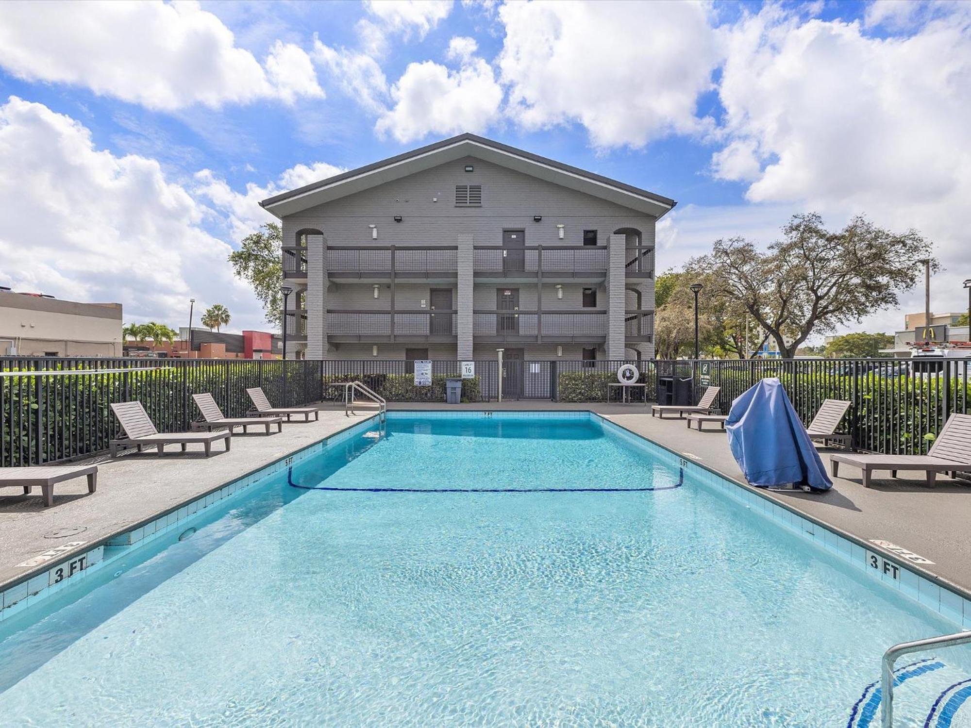 La Quinta Inn By Wyndham Miami Airport North Miami Springs Dış mekan fotoğraf