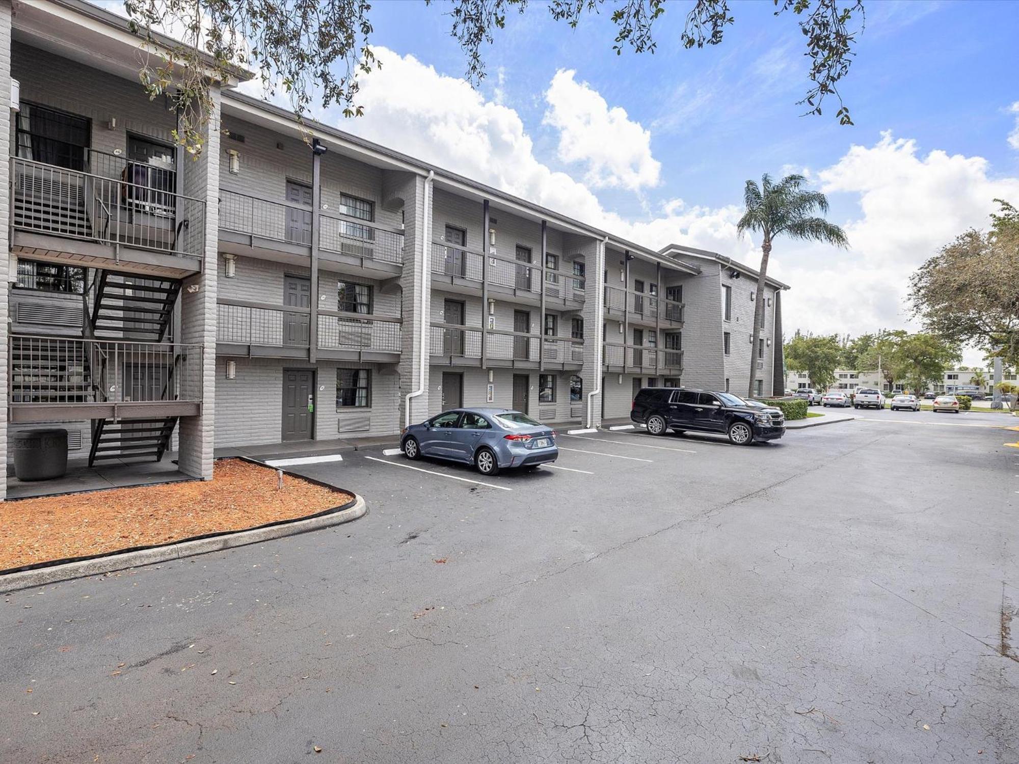 La Quinta Inn By Wyndham Miami Airport North Miami Springs Dış mekan fotoğraf